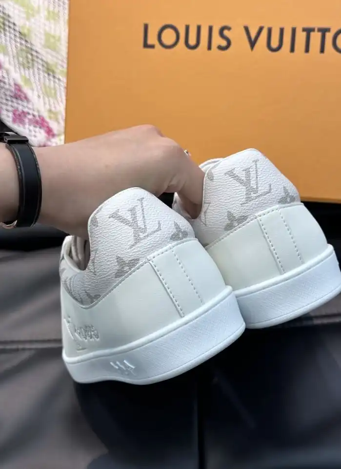 hype Louis Vuitton Sneakers