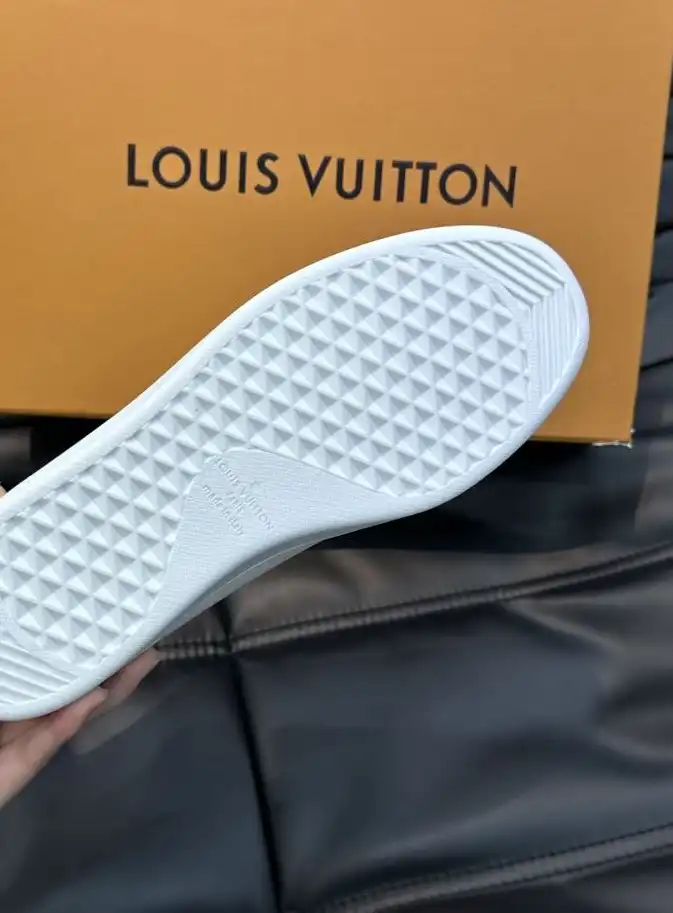 hype Louis Vuitton Sneakers