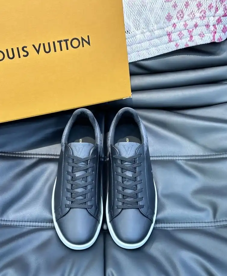 hype Louis Vuitton Sneakers