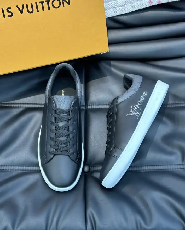 hype Louis Vuitton Sneakers