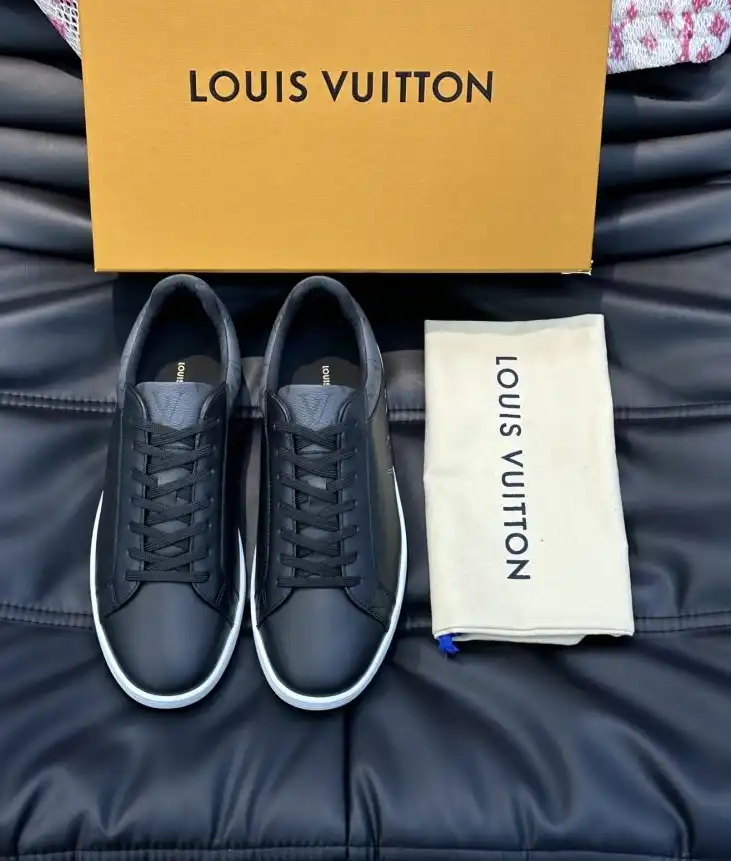 hype Louis Vuitton Sneakers