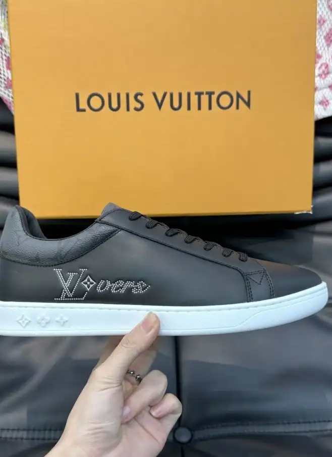 hype Louis Vuitton Sneakers