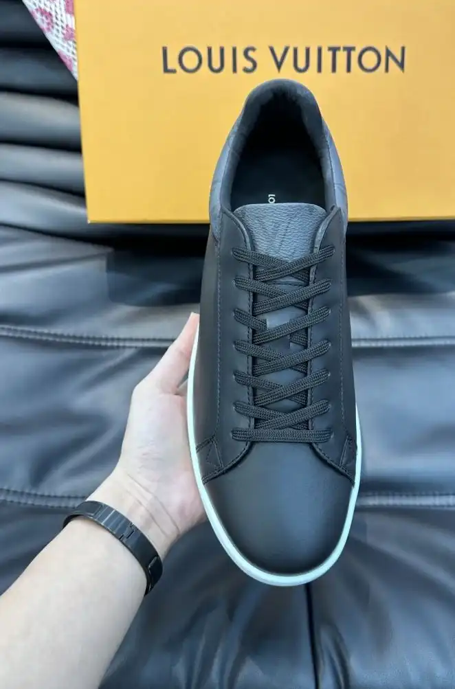 hype Louis Vuitton Sneakers