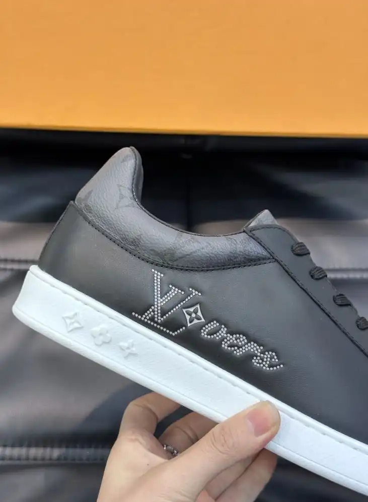 hype Louis Vuitton Sneakers