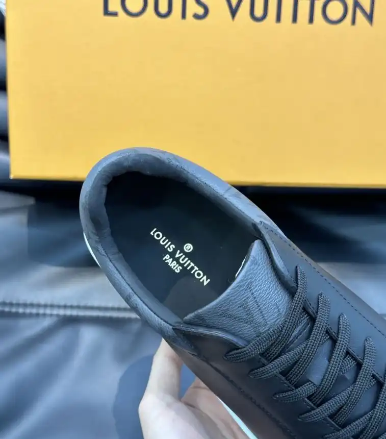 hype Louis Vuitton Sneakers