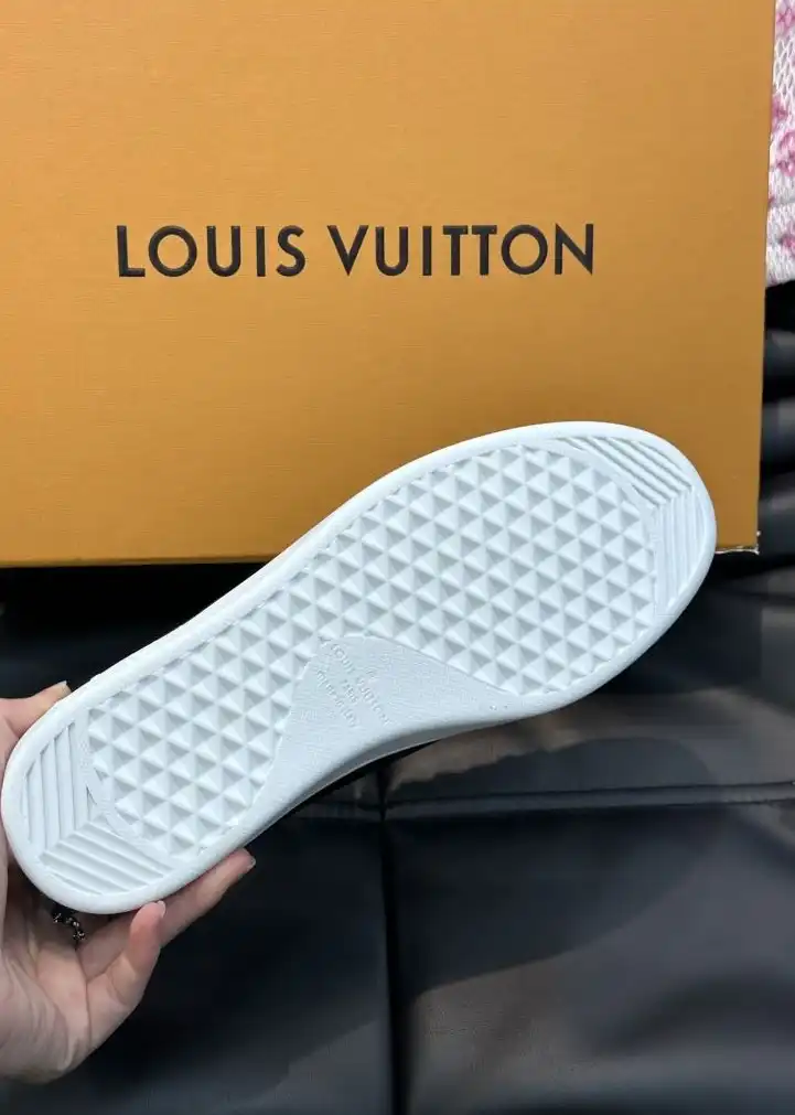 hype Louis Vuitton Sneakers