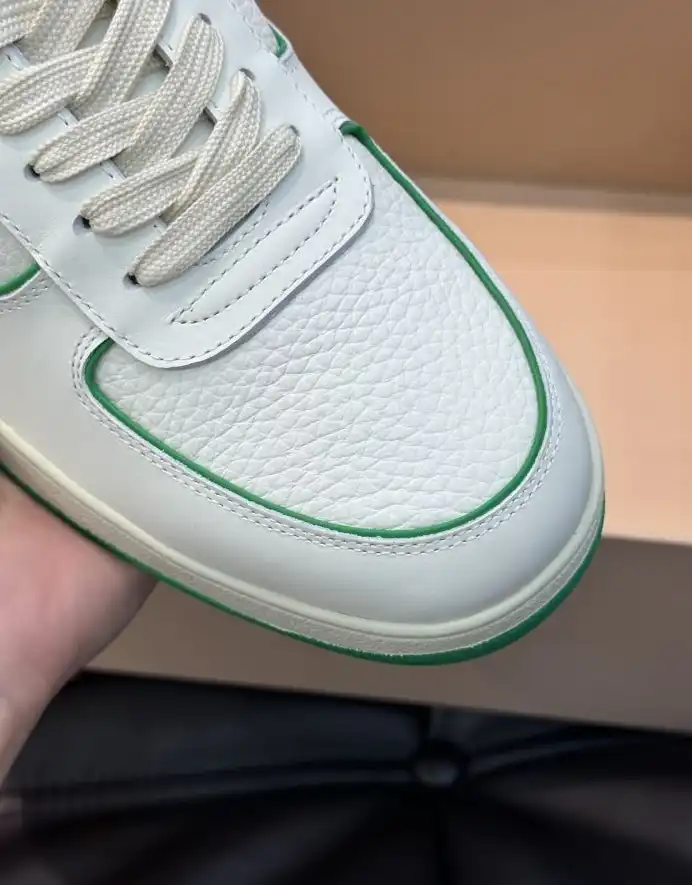 hype Louis Vuitton Sneakers