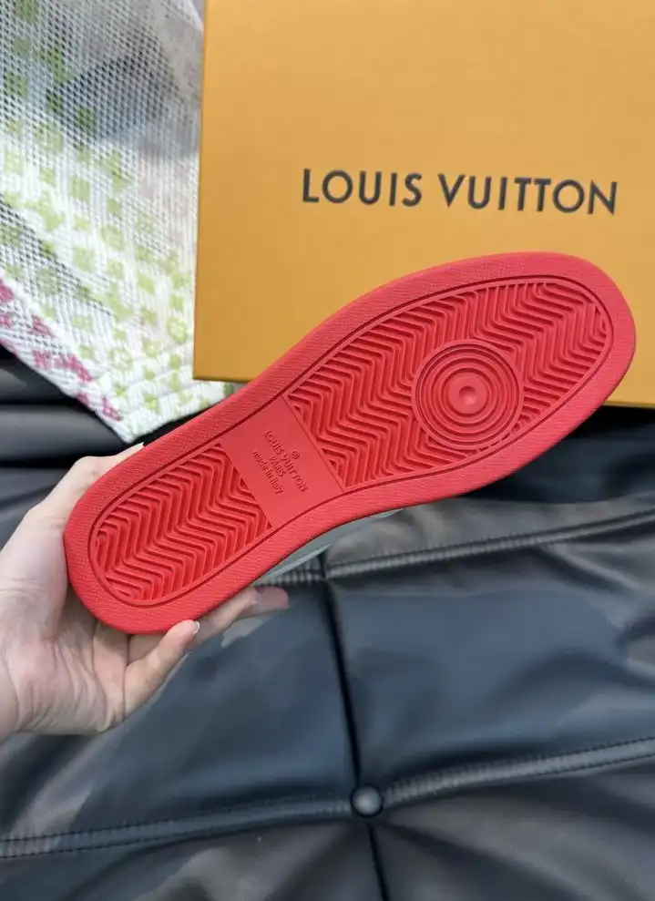 hype Louis Vuitton Sneakers