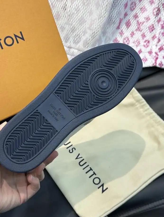 hype Louis Vuitton Sneakers