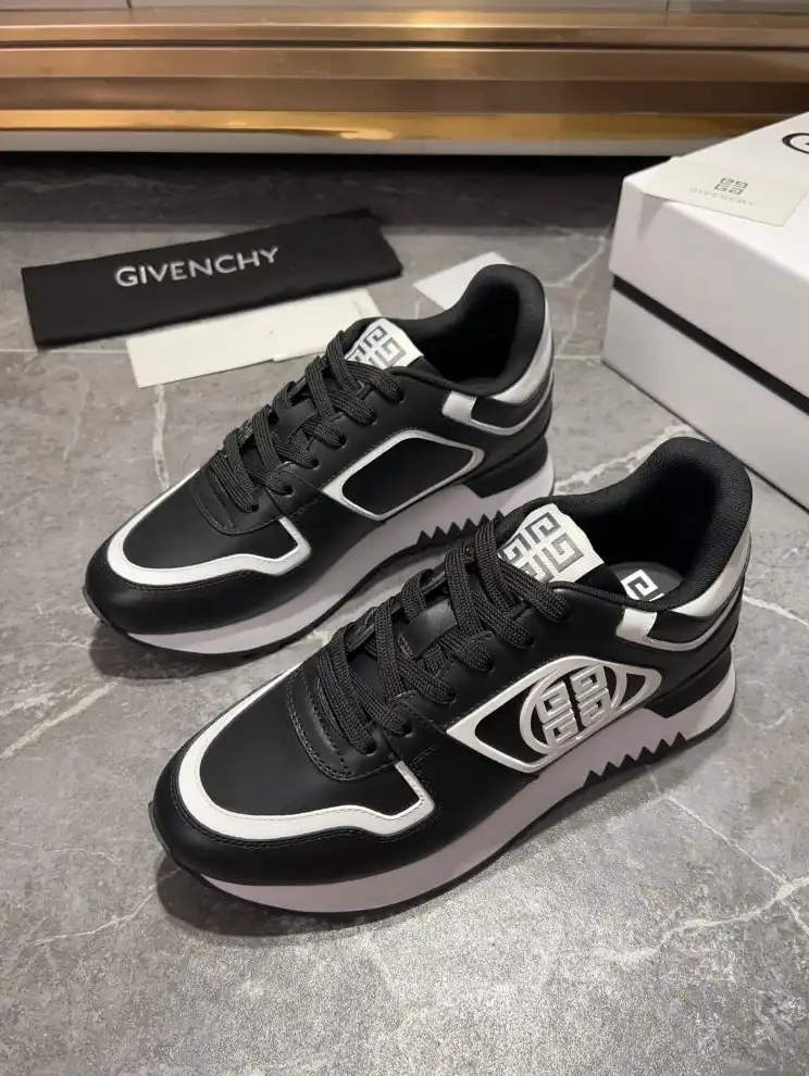 hype Givenchy Sneakers