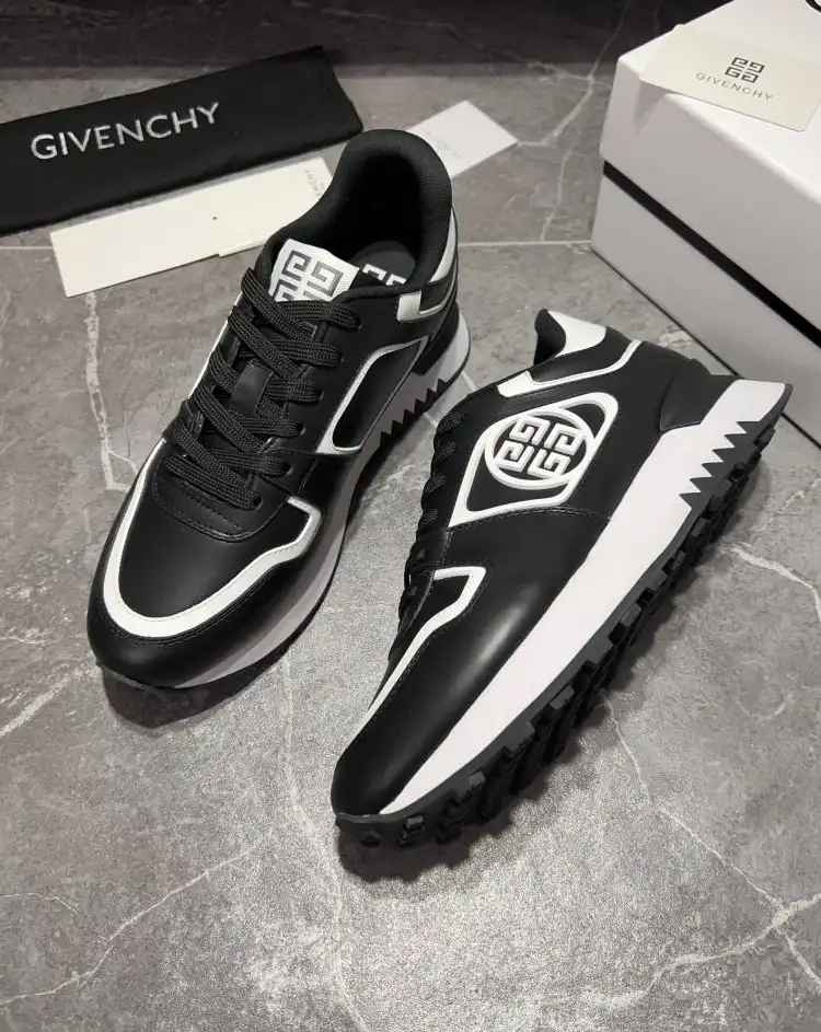 hype Givenchy Sneakers