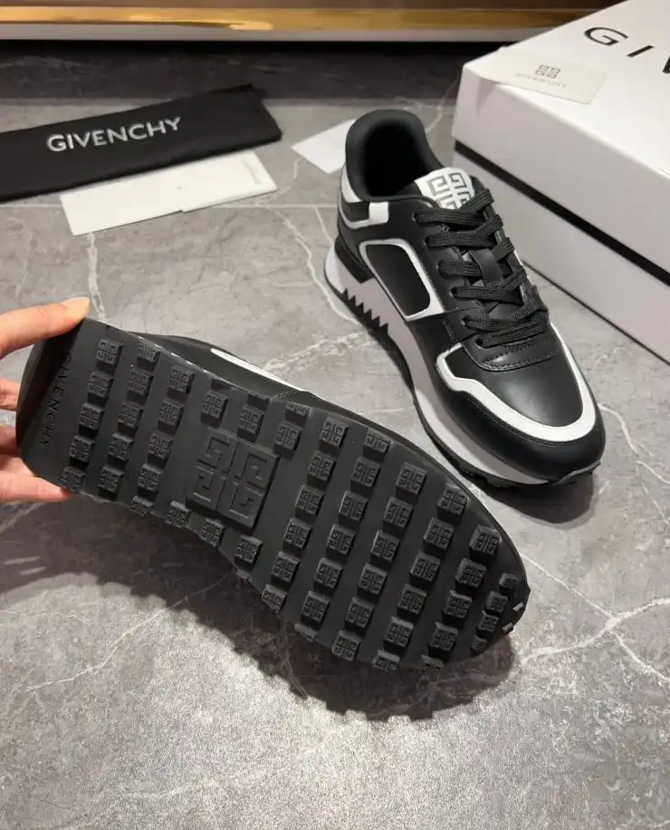 hype Givenchy Sneakers