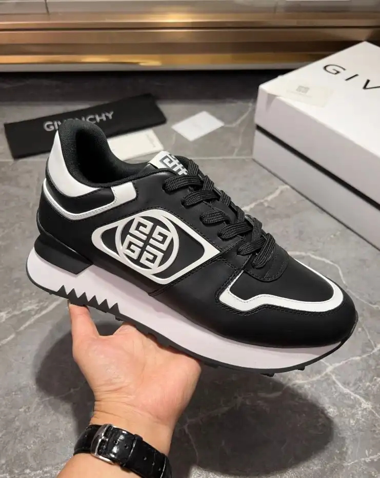 hype Givenchy Sneakers