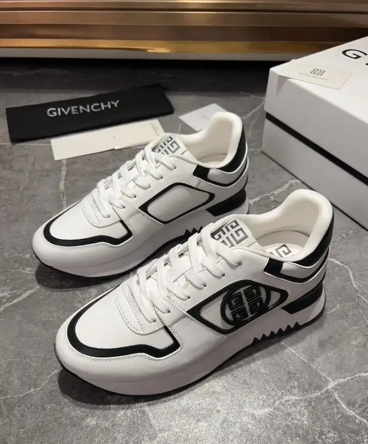 hype Givenchy Sneakers