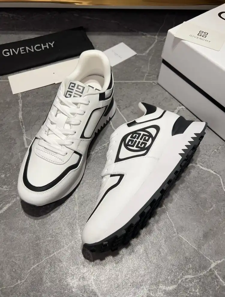 hype Givenchy Sneakers