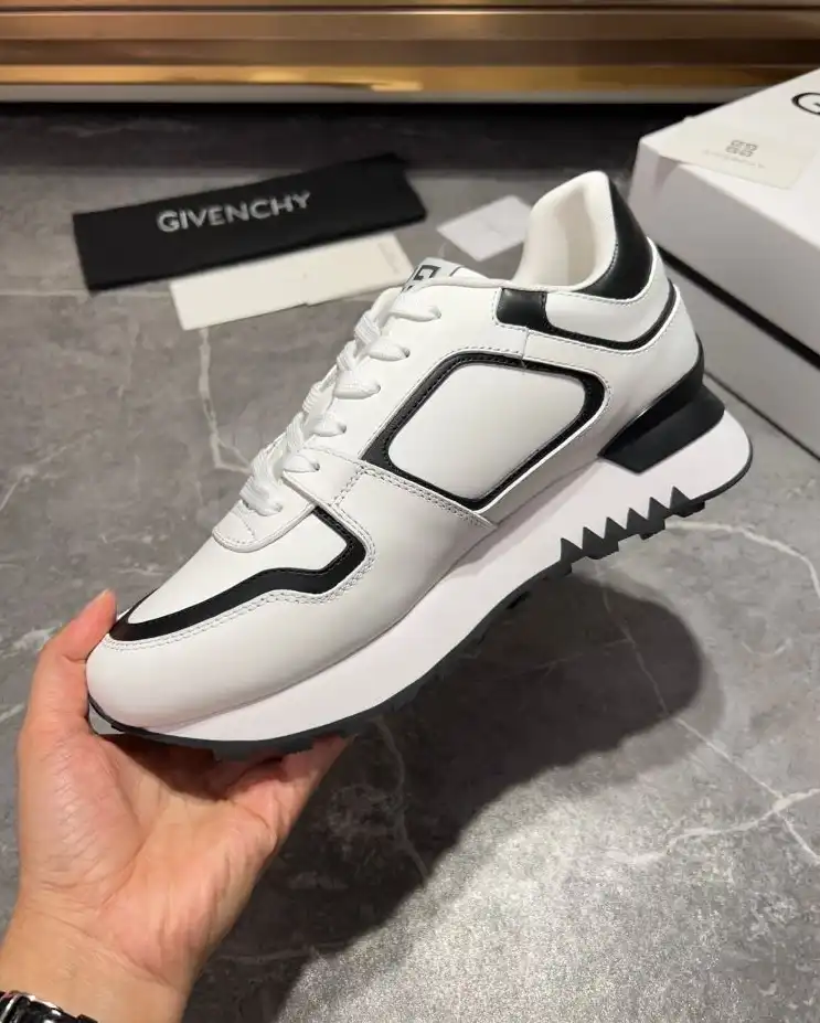 hype Givenchy Sneakers