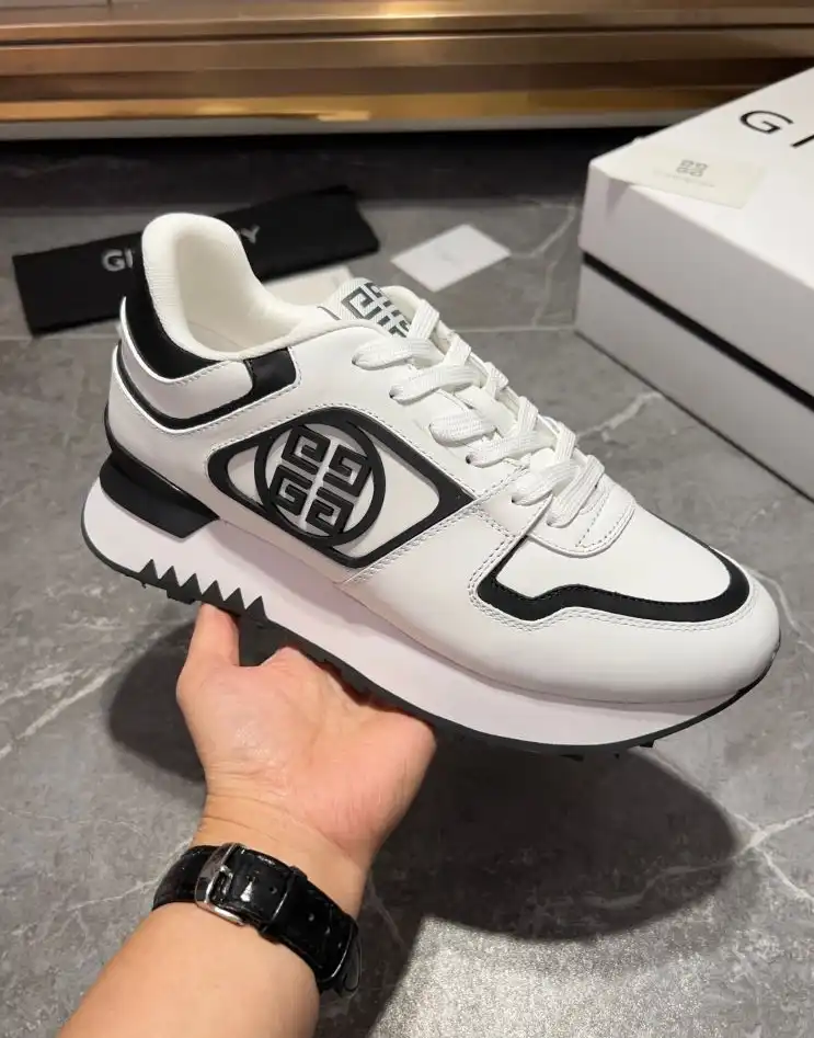 hype Givenchy Sneakers