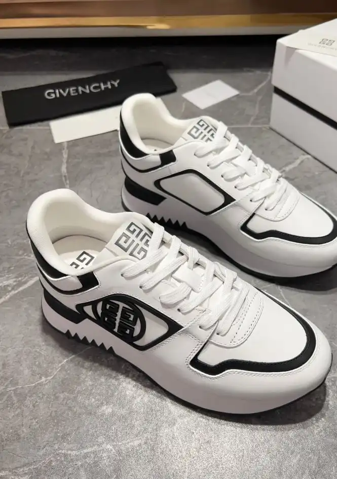 hype Givenchy Sneakers