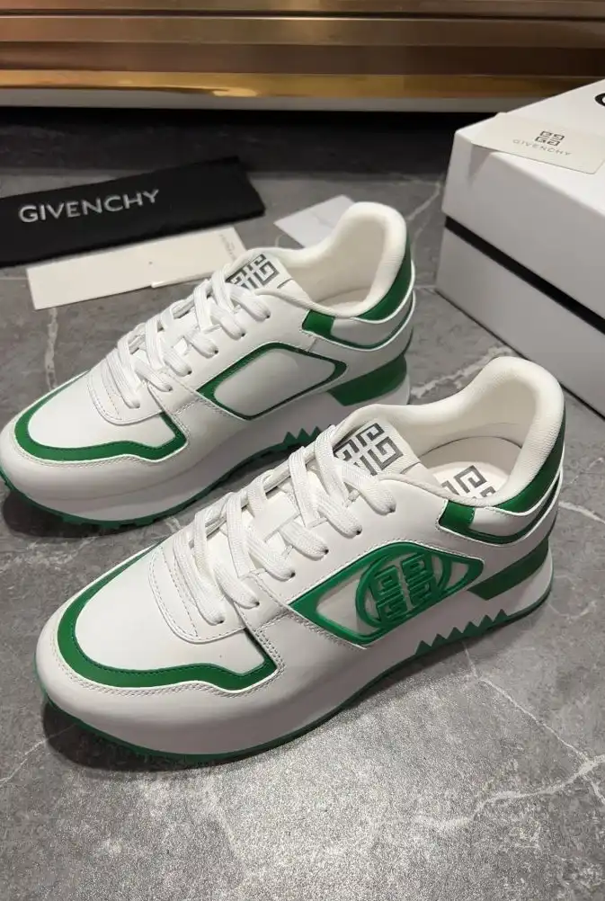 hype Givenchy Sneakers