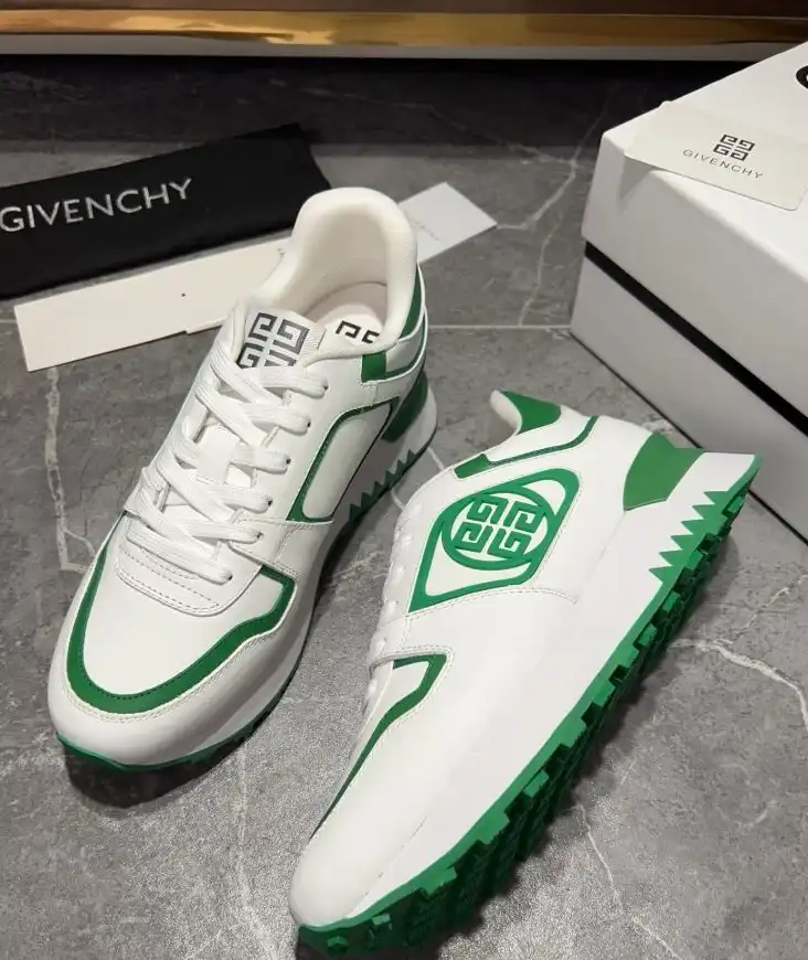 hype Givenchy Sneakers