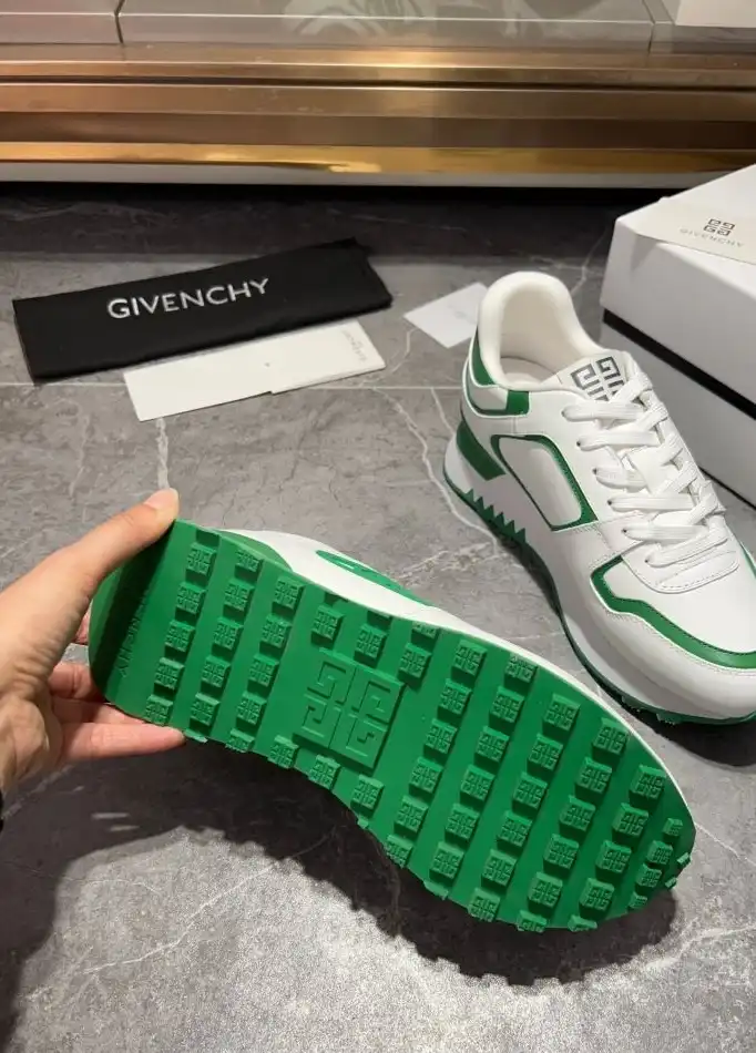 hype Givenchy Sneakers