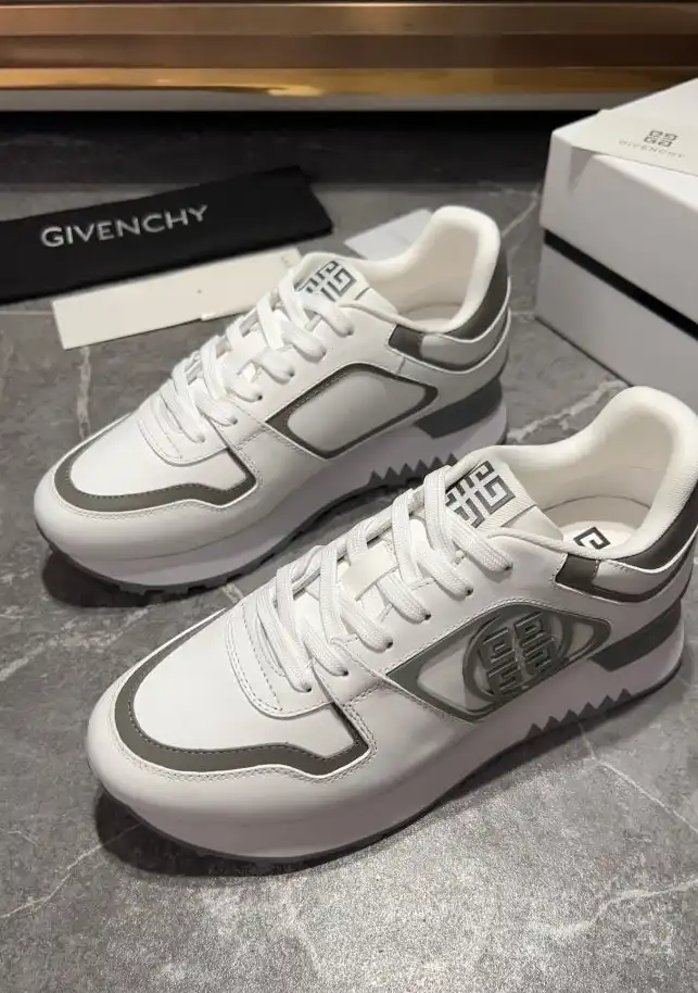 hype Givenchy Sneakers