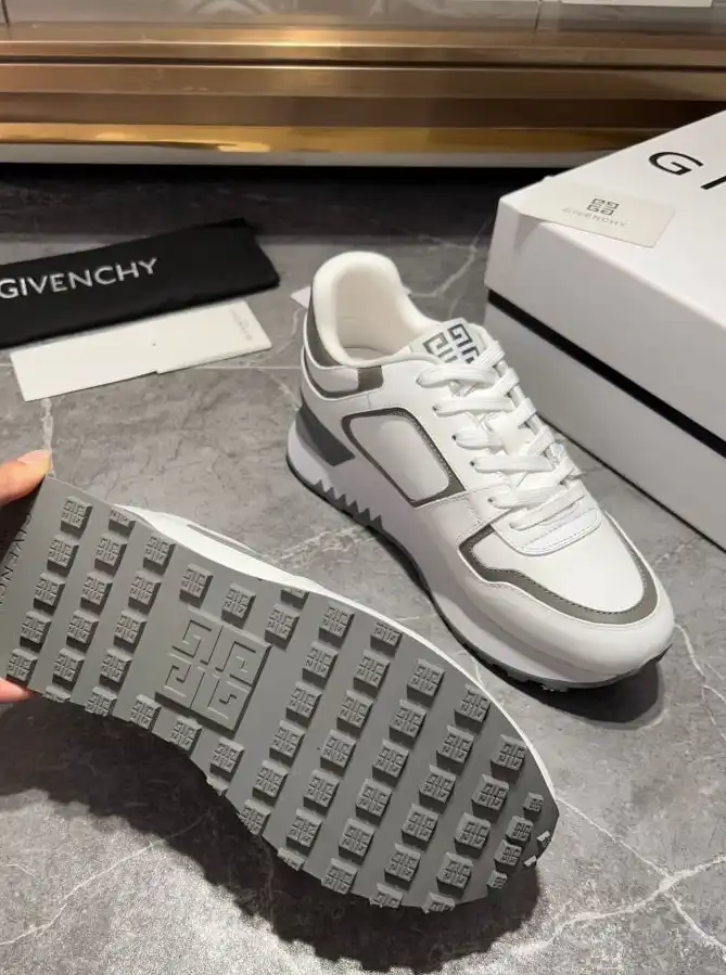 hype Givenchy Sneakers