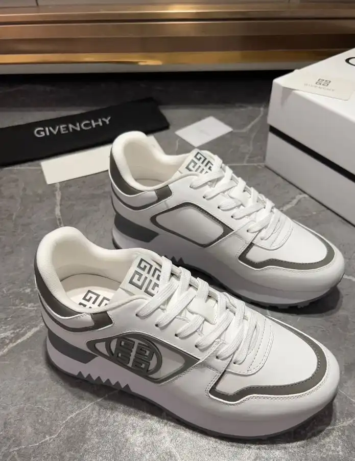 hype Givenchy Sneakers