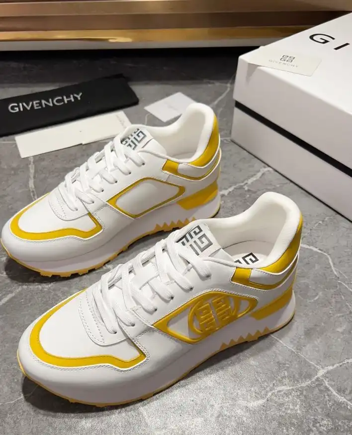 hype Givenchy Sneakers