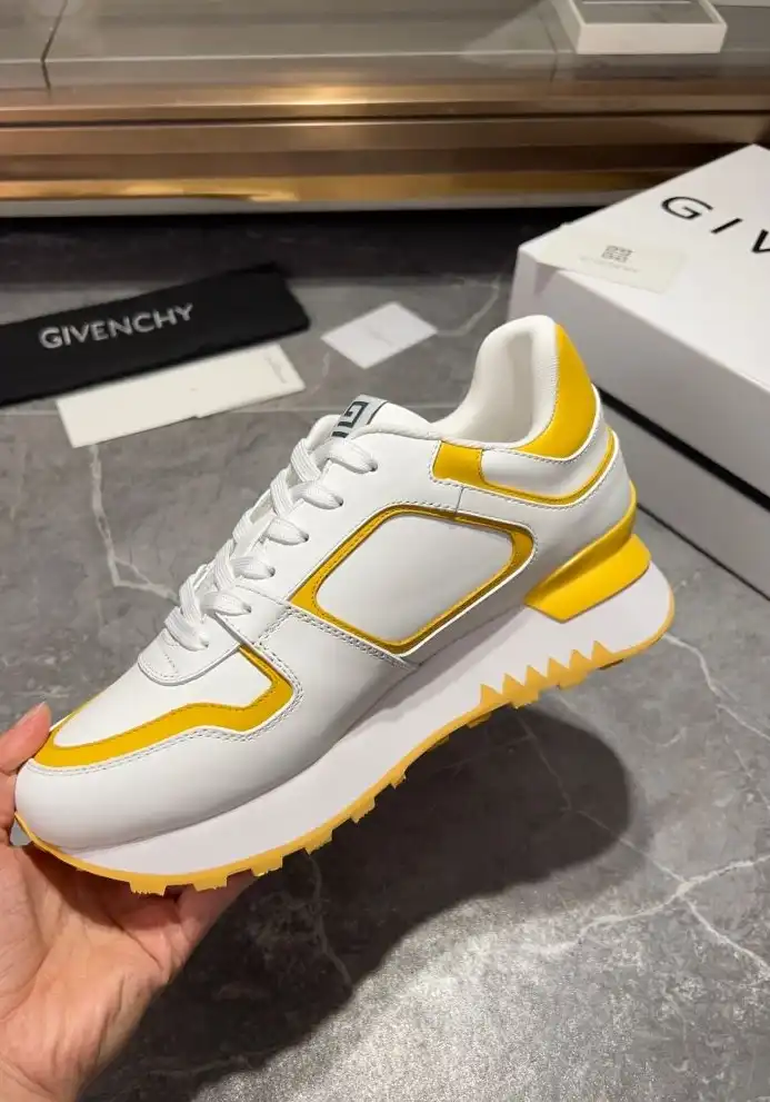 hype Givenchy Sneakers