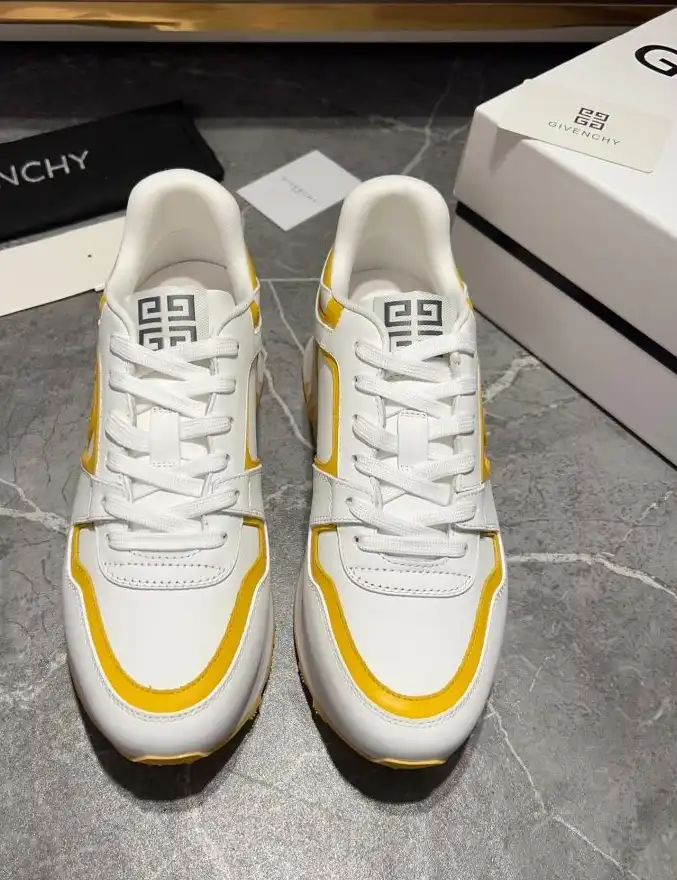 hype Givenchy Sneakers