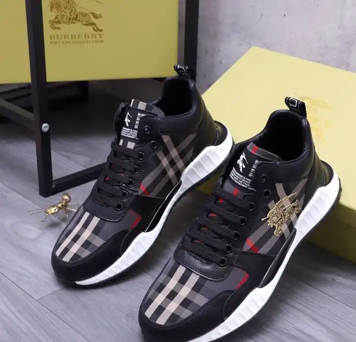 hype Burberry Sneakers