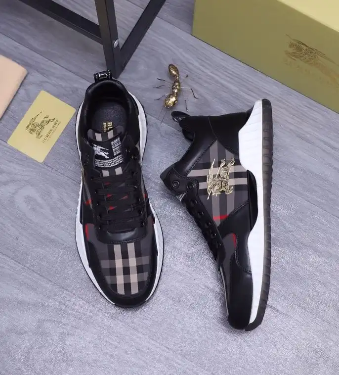 hype Burberry Sneakers