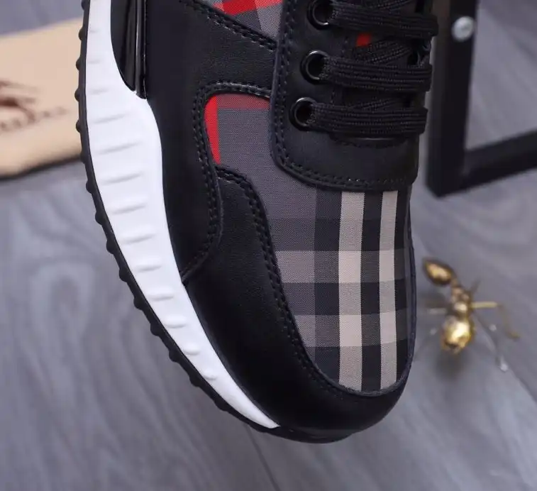 hype Burberry Sneakers