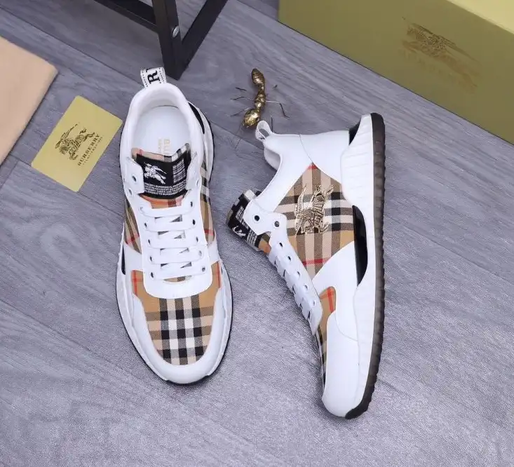 hype Burberry Sneakers