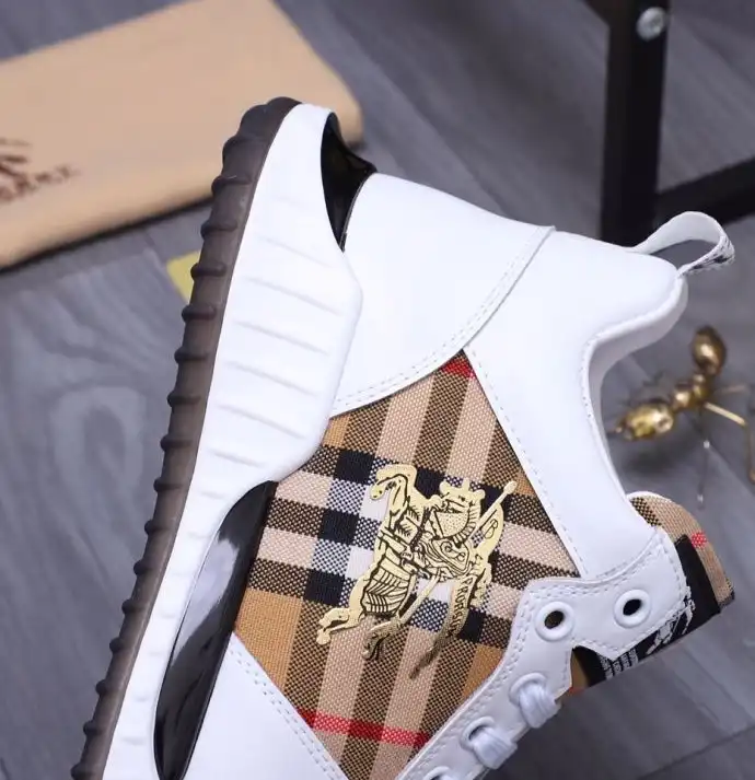 hype Burberry Sneakers