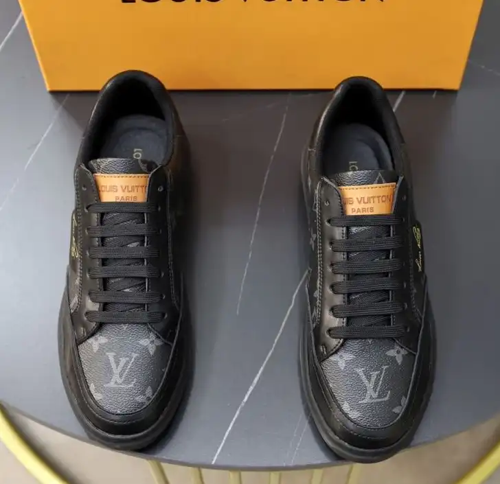 hype Louis Vuitton Sneakers