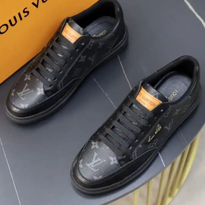 hype Louis Vuitton Sneakers