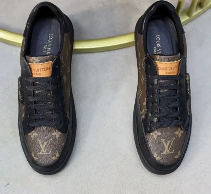 hype Louis Vuitton Sneakers