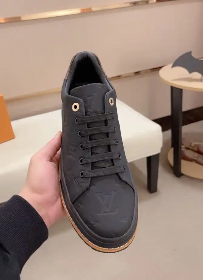 hype Louis Vuitton Sneakers