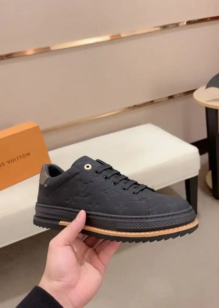 hype Louis Vuitton Sneakers