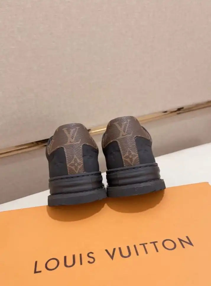 hype Louis Vuitton Sneakers