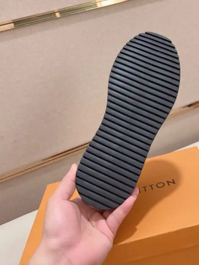 hype Louis Vuitton Sneakers