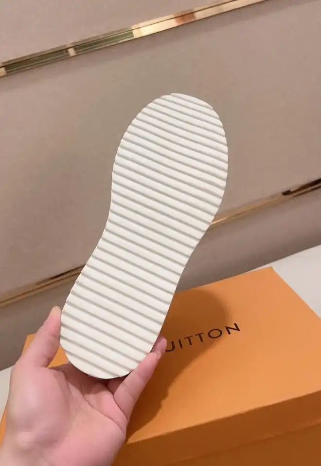 hype Louis Vuitton Sneakers