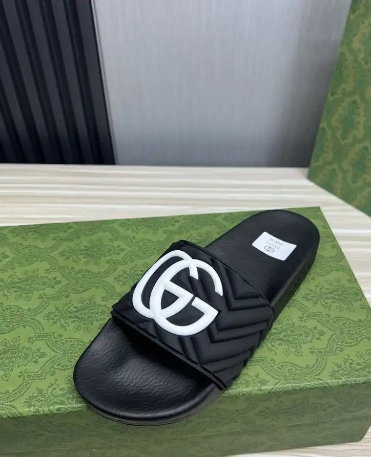 hype Gucci Slippers