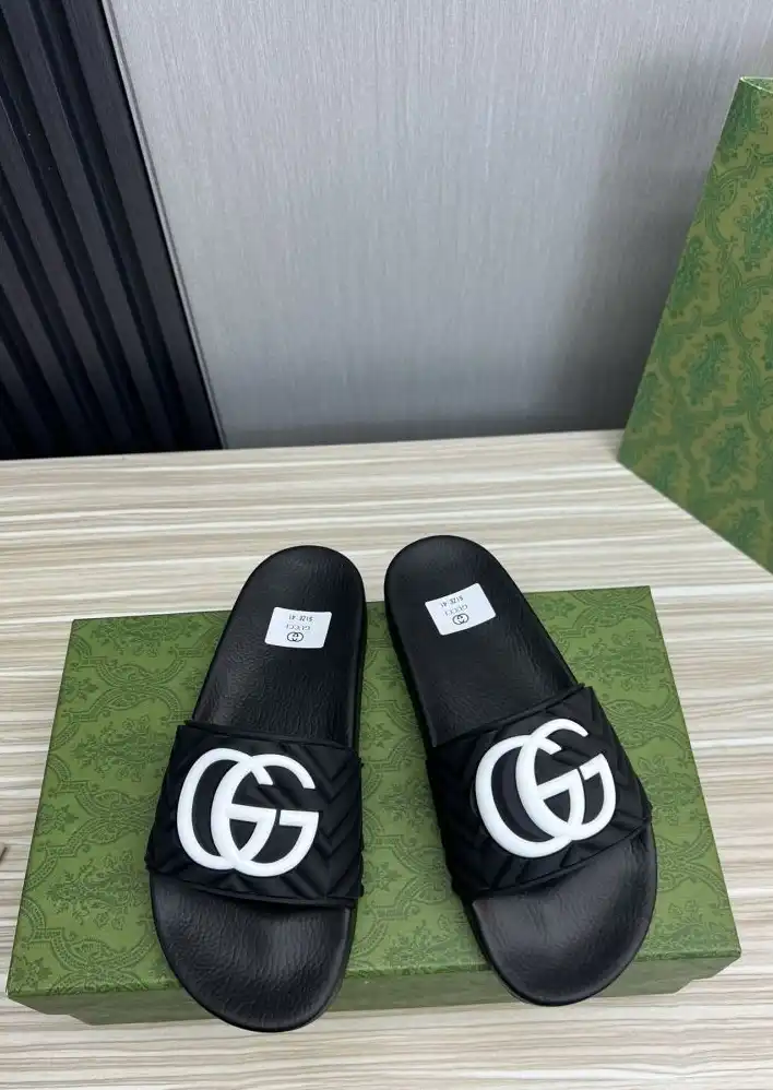 hype Gucci Slippers