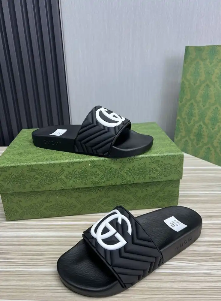 hype Gucci Slippers