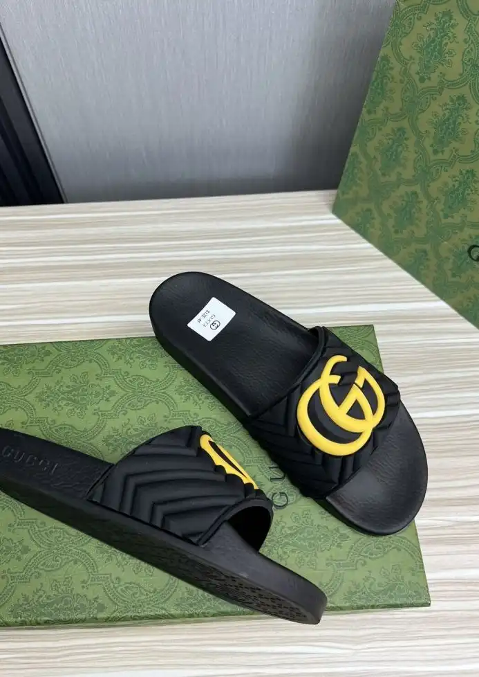 hype Gucci Slippers