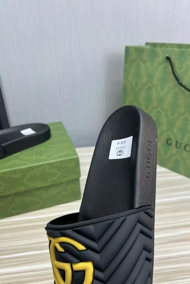 hype Gucci Slippers