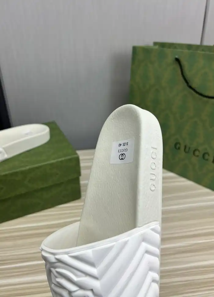 hype Gucci Slippers